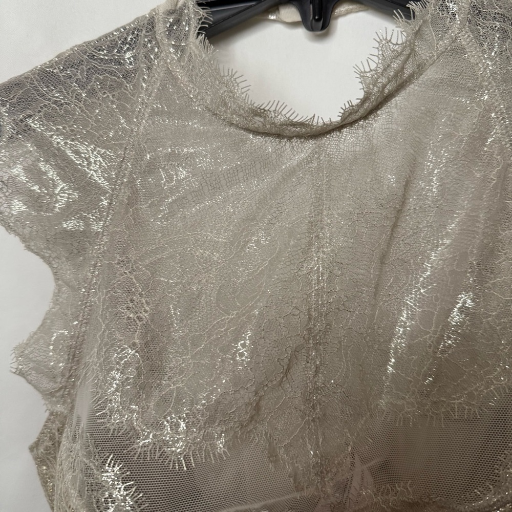 Victoria’s Secret Bra Pearl Silver Color - Picture 2 of 3